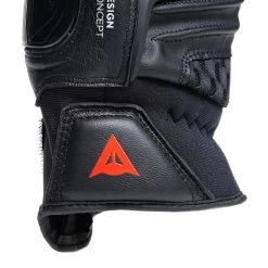 Dainese Carbon 4 Short Leather Gloves -Best Motorcycle Equipment carbon 4 short gloves 68e2831e f284 4a42 b85d a46fec9ad7cc